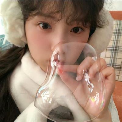 三个摩登女性